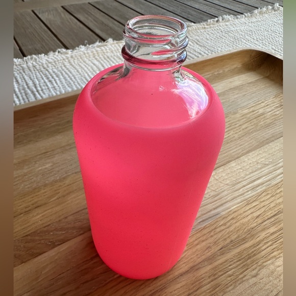 bkr Silicone & Glass Water Bottle BPA Free 16oz / 500 ml Rosy colorway - Picture 7 of 9